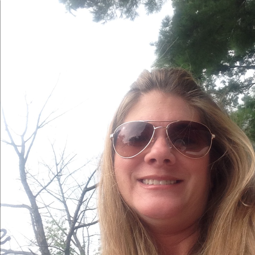 Meet your Posher, Julie
